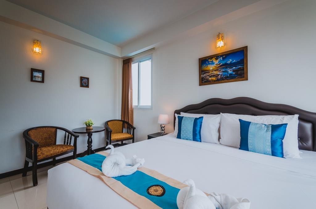 Th Beach Hotel Hua Hin Dış mekan fotoğraf